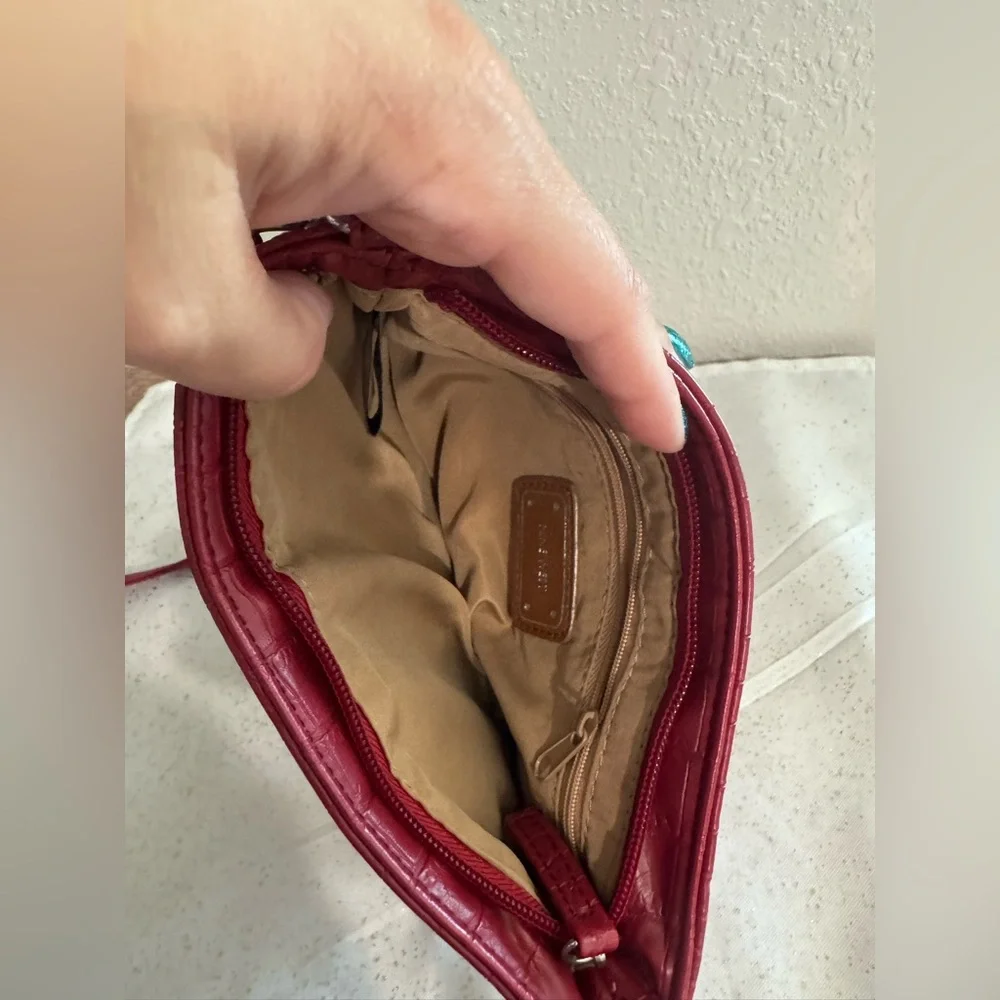 2/for $20 🪩 NINE WEST Red Croc Textured Crossbody, Chain Straps